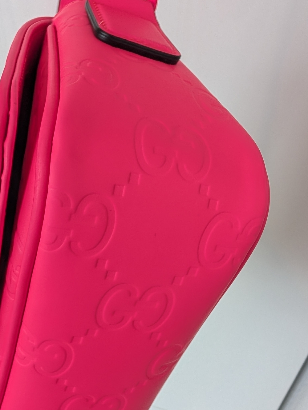 Gucci Pink Embossed GG Crossbody Bag - Picture 6 of 12